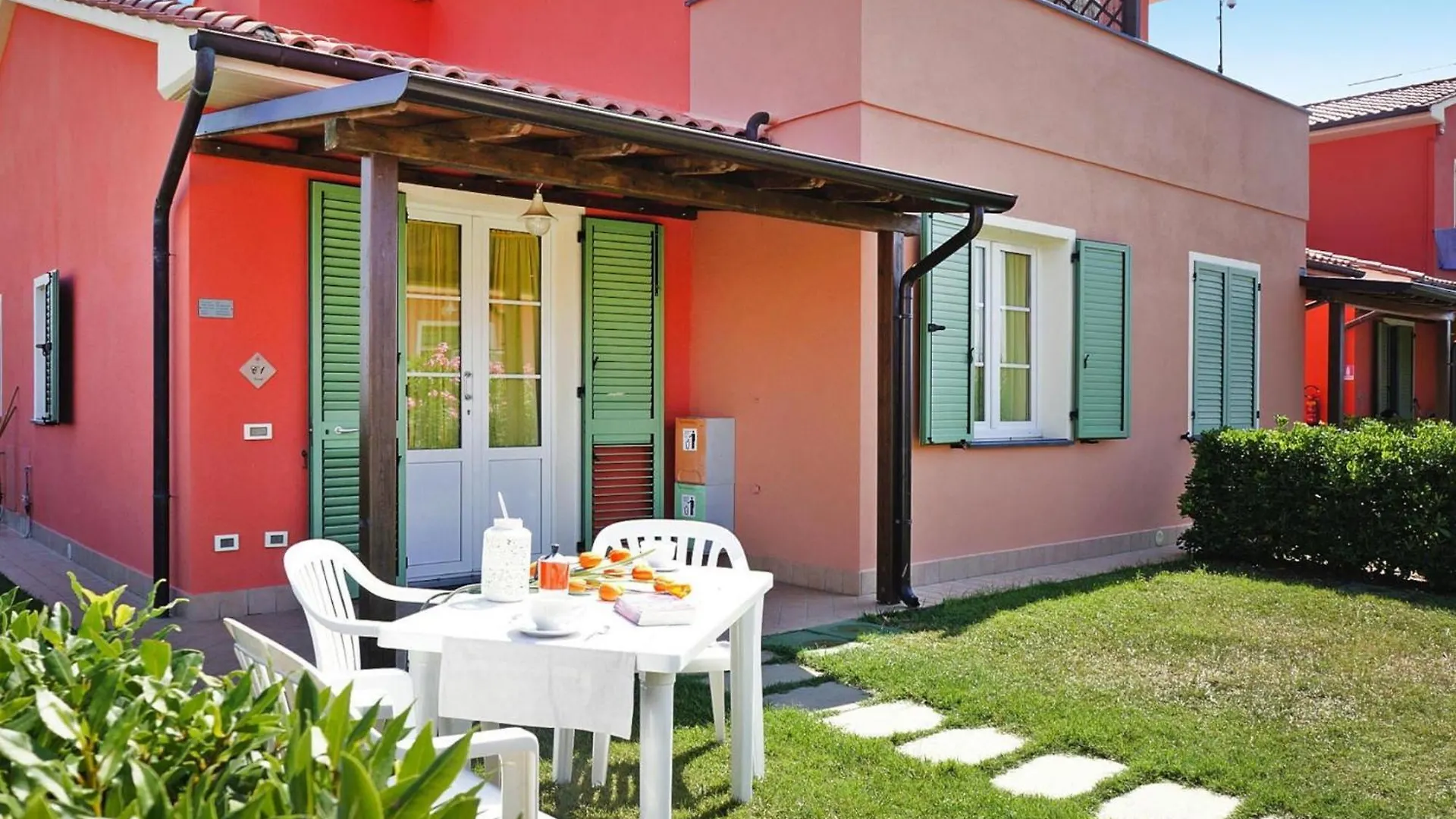 Apartment In Vada Near Restaurants La Cinquantina 0*,