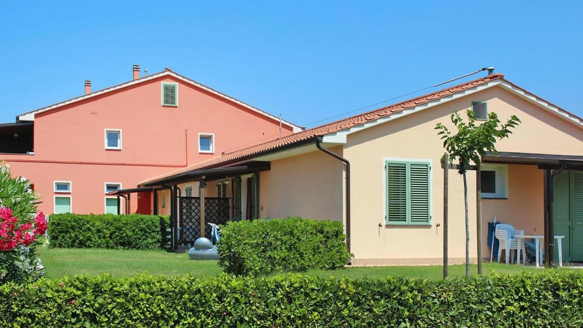 Apartment In Vada Near Restaurants La Cinquantina Italy